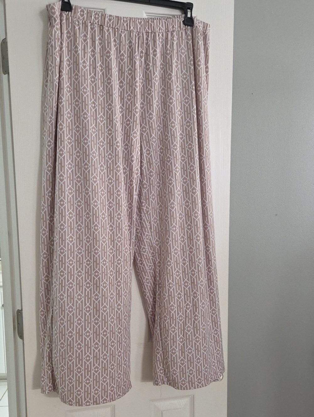 Susan Graver Beige & White Geometric Wide-Leg Pants